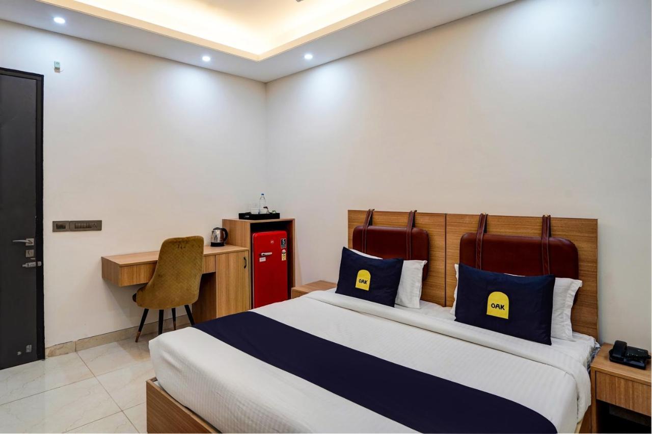 Hotel O Parkinn Gurgaon Bagian luar foto