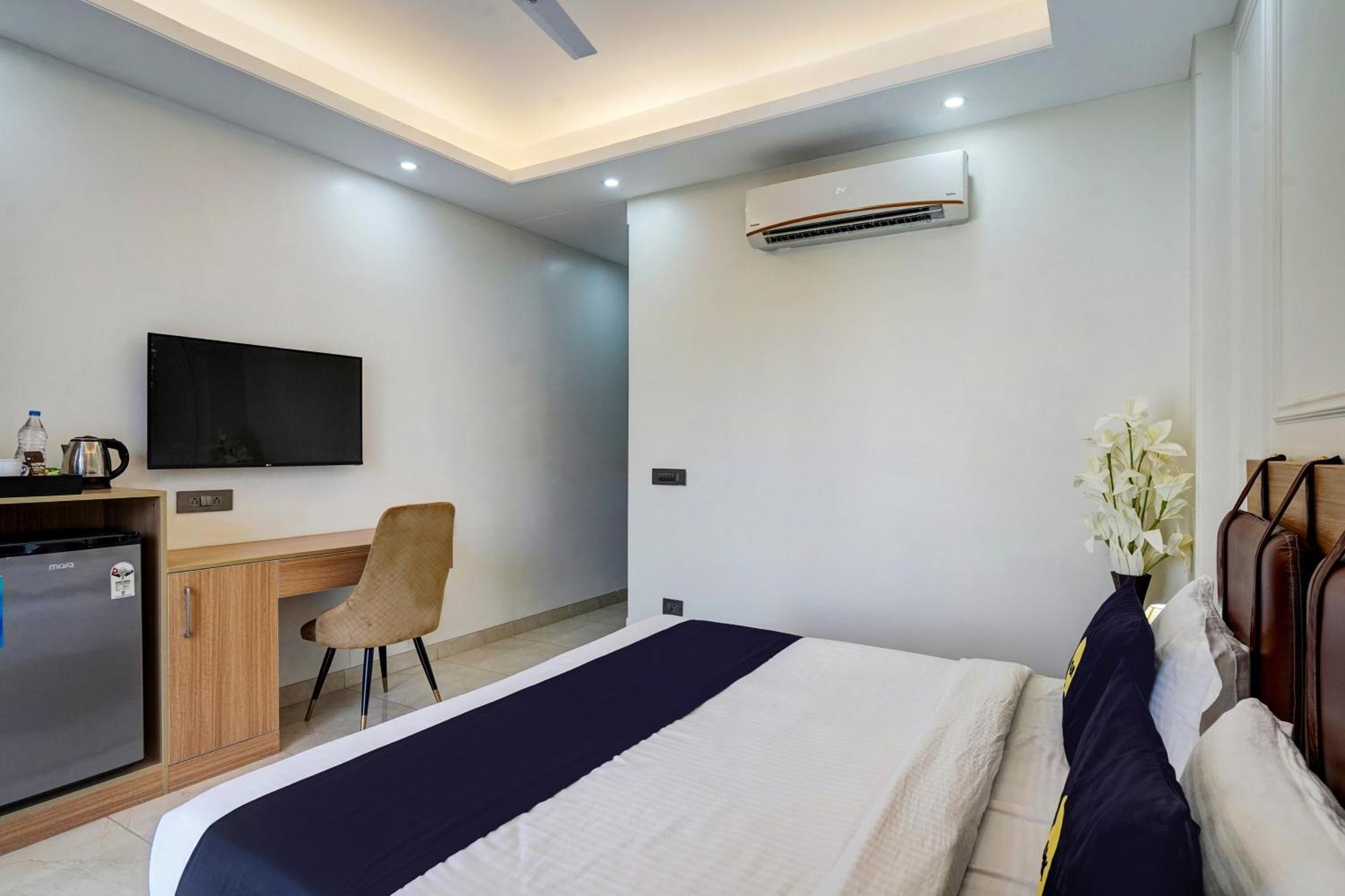 Hotel O Parkinn Gurgaon Bagian luar foto