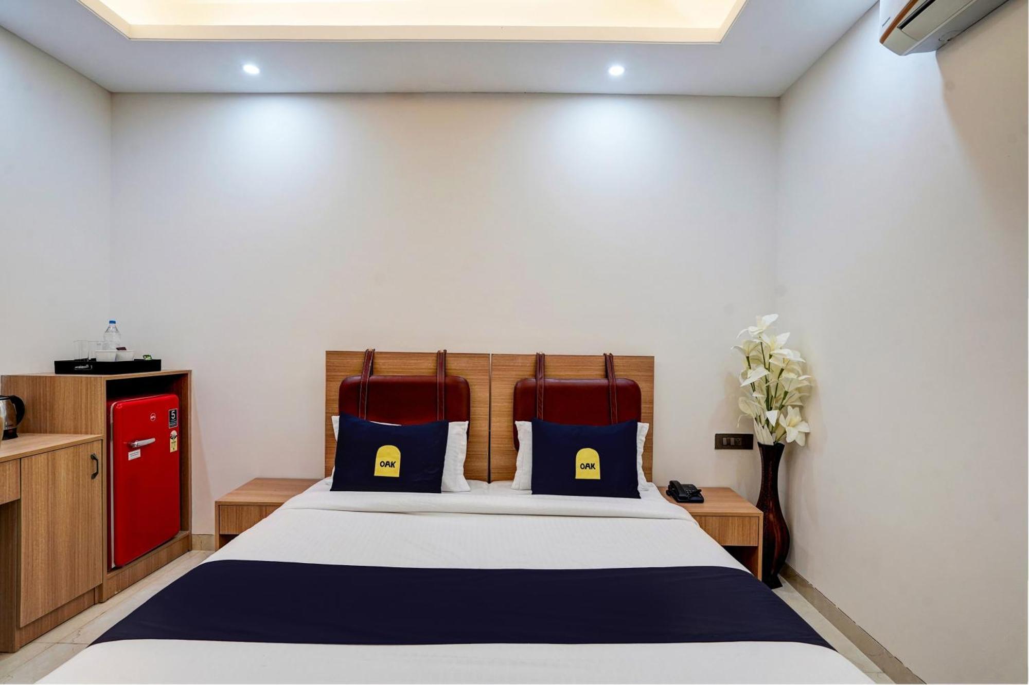 Hotel O Parkinn Gurgaon Bagian luar foto